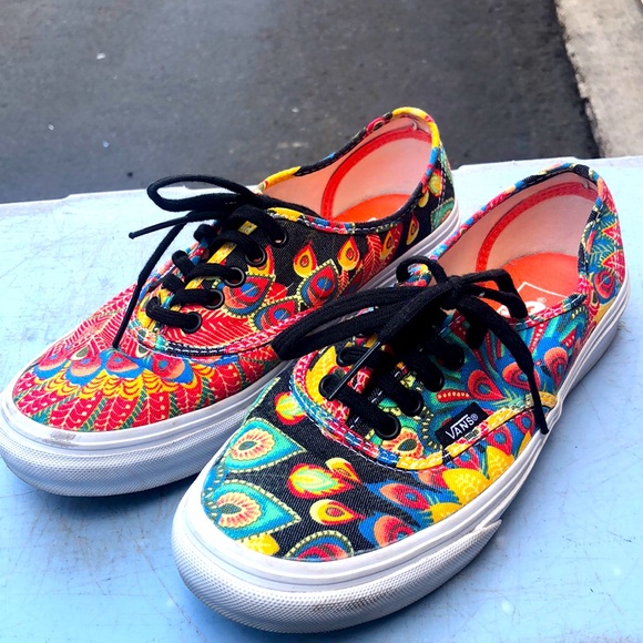 Van’s Rare Classic Lace Up Skate Shoes Mandala Peacock Feather Design Sneakers - Picture 1 of 16